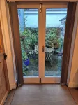 PRIVATE ROOM WITH OWN ENTRANCE IN COTTAGE DOWN A QUIET LEAFY LANE. EASY PARKING