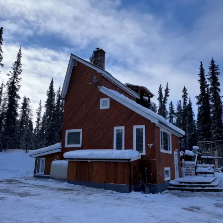 Funky style house with the outdoors at your feet, yet within city limits!