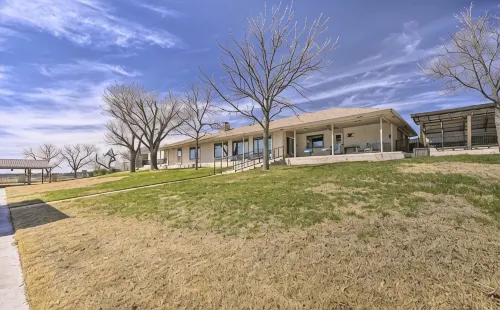 Relax lakeside at Lake Nasworthy - 4-Star