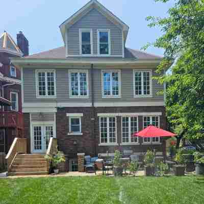 Charming Historic Retreat in the heart of Old Town East - Walk to Downtown. Hotel Exterior