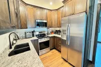 River Bluff Getaway– Upper  3BR/2BA Upper Level Unit with Gorgeous Deck Views