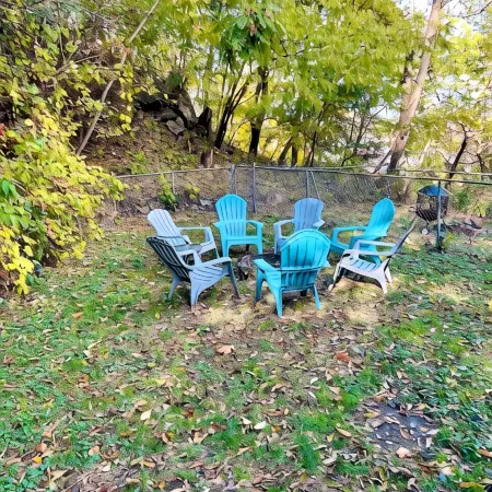 Relaxing Townhouse Downtown Dubuque with Fenced in Backyard & Pet Friendly