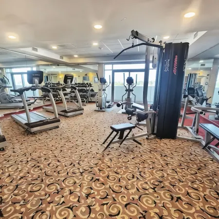 Beachfront, spacious 4-bedroom condo with WiFi, AC in phenomenal Myrtle Beach