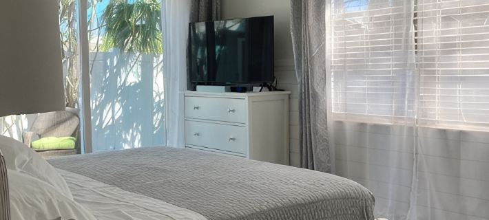 Anna Maria 2 Family Home w/ pool, beach/3 blocks. Hotels in Holmes Beach
