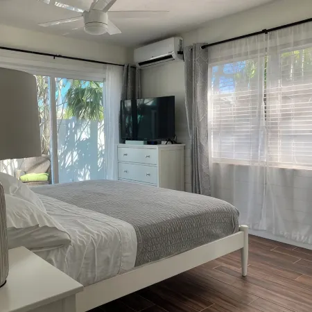 Anna Maria 2 Family Home w/ pool, beach/3 blocks.
