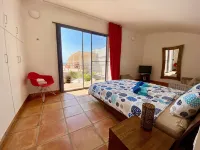 Bungalow, private pool and fiber optic internet, close to the sea, sheltered patio. - Private Pools