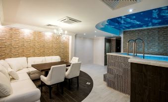 Carat Hotel