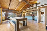 Renovated Historic Flagstaff Cabin, Trails, Hot tub - บ้านพักหลังเล็ก