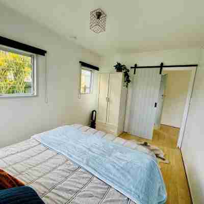 Private Spa Retreat | Pet-Friendly Whitianga Stay Rooms