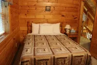 Pillow Rock Deluxe Luxury Log cabin in the New River Gorge area