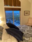Top floor condo on Lake Windermere with spectacular lake and Mountain View’s - Wifi