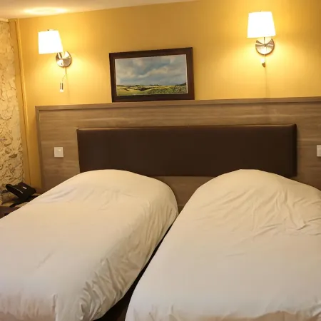 Logis Hotels- Auberge de la Tour - Hôtel et Restaurant