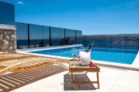 Apartments Matea with Infinity  Pool       Top 4 - Swimmingpools