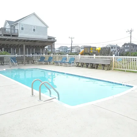 Lovely 3 Bedroom Oceanside Cottage With No Street To Cross.