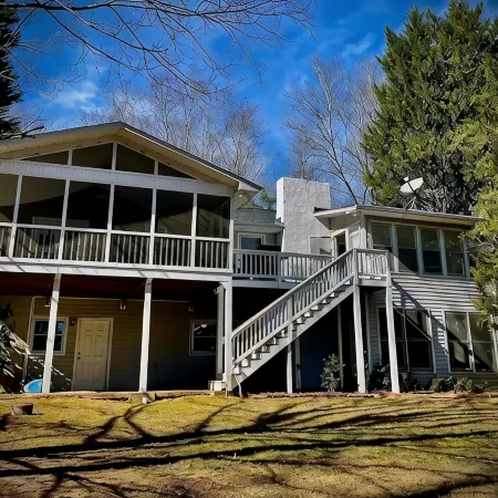 Lakefront ~ Boat ~ Kayaks ~ Fire Pit ~ Private Dock ~ Bar ~ Pool Table