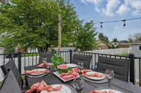 1 min from Lindon Temple- Hot tub, Sleeps 16, Xbox, Poker, 6 Bed