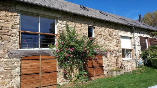 La Grange de La Tuilerie, Gîte Tout Confort Avec Piscine, à 7 km d' Uzerche - บังกะโล