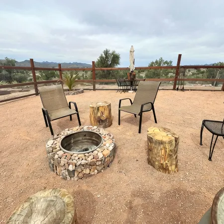 Cozy cabin with 1 bedroom and WiFi, AC in delightful Kingman