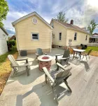 Stumble-In Guest House- Downtown Location