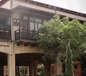 Nice property a few steps from everything (Hacienda Campo Rico,beach,museum)