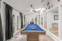 Luxury Mesa Oasis with Free Heated Pool - 4성급