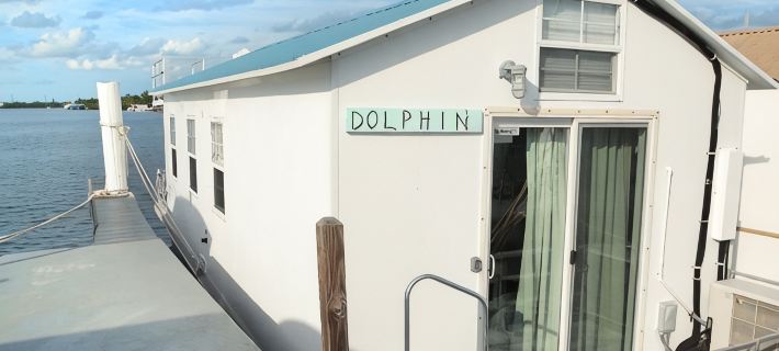 Waterfront Sunset View Aqua Villa Dolphin @ Mangrove Marina Resort Hotels in Tavernier