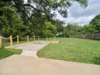 Charming Downtown Fort Mill Home w/ Large Backyard Hoteles en Fort Mill