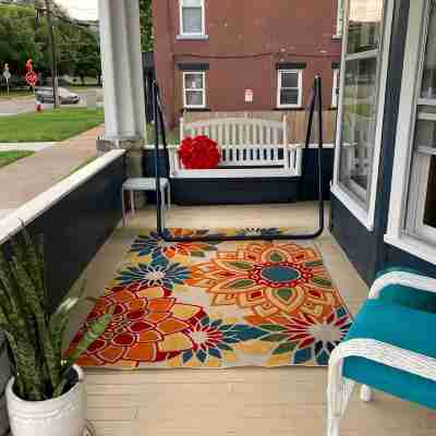 Private 3-Bdrm Unit. Historic Home, Downtown Sandusky. Family friendly! Others