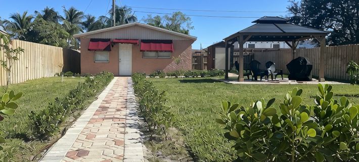 7 mins to the beach Hotels in Delray Beach