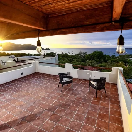 Stunning ocean view villa.<br>Walk to the beach .