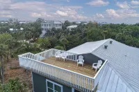 Near Beach, Includes Golf Cart , Bikes , Kayaks and Pool , 5 Stars. Ncic Member