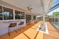 MODERN HOME WITH HEATED POOL! CLOSE TO SAWGRASS MILLS MALL! FLEXIBLE CHECK IN