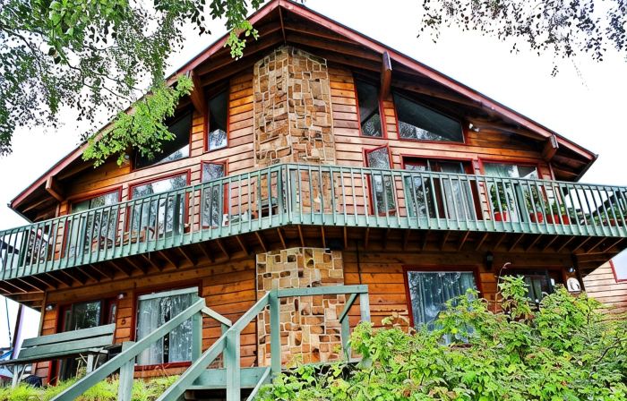 2 Bedroom Kenai River Hideaway-Located right on the Kenai River!