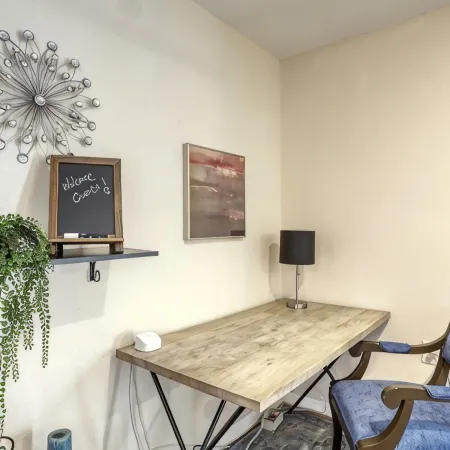 Private Retreat In Northwest Las Vegas For A Single Or Couple Отели рядом с достопримечательностью «Поле для диск-гольфа Mountain Crest Disc»