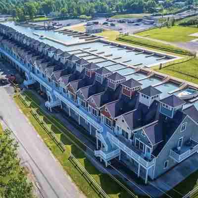 Waterfront Luxury Boathouse Villa in 1000 Islands - Alexandria Bay Hotel Exterior