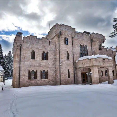 The Castle | your unique way of retreat