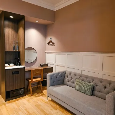 The Palm Suite at Lava Mansion オールド プロテスタント セメタリー周辺のホテル