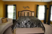 Modern 4Br Retreat — Minutes from Mercedes-Benz Stadium - World Cup Ready - Bungalows