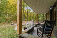 Oak Creek--Hot Tub-Fire Pit-Creekside Exploration Area, Secluded - Homestays