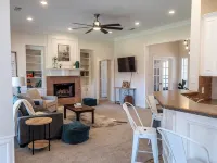 Cozy 3 bedroom Home Hotels in Keller