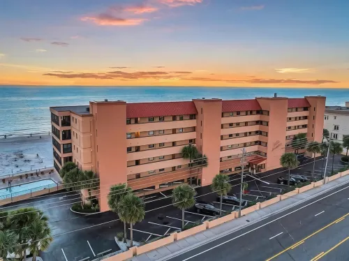 Stunning 3 Br Beachfront condo - Apartments