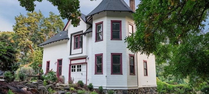 Carriage House Apartment + Loft Hotels in Yakima