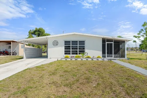 Nestled in North Port.  Updated 2 Bed / 1 Bath. - 3-Star