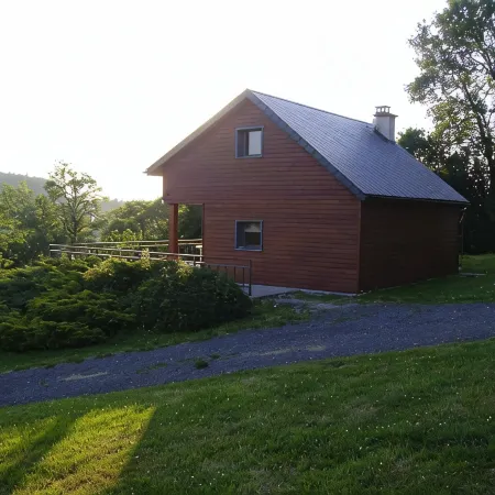 chalet between the mountains and the lakes