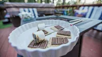 Lake, Hot Tub, Baby & Toddler Friendly, Walk to Town - Wifi