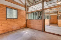 Mimosa Cottage Farm- 2br cottage & stalls. Masters - 2 tähden