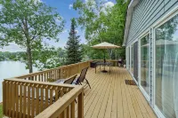 Amazing lake views for the perfect family getaway at the Lake Thirteen Retreat!