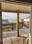 Beachfront Family Fun! 30s to Sand – 1 King, 2 Queens, Bunks, Prvt Beach Access!