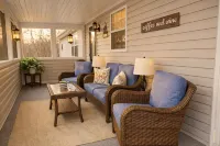Charming Wine Country Retreat Near Dahlonega Fire Pit, Home Gym, Game Room. - 4-Star
