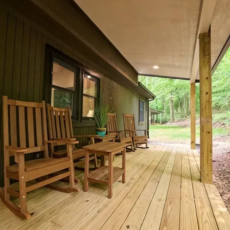 Valley Overlook, Peninsula, Ohio - Luxury Cabin adjoins National Park